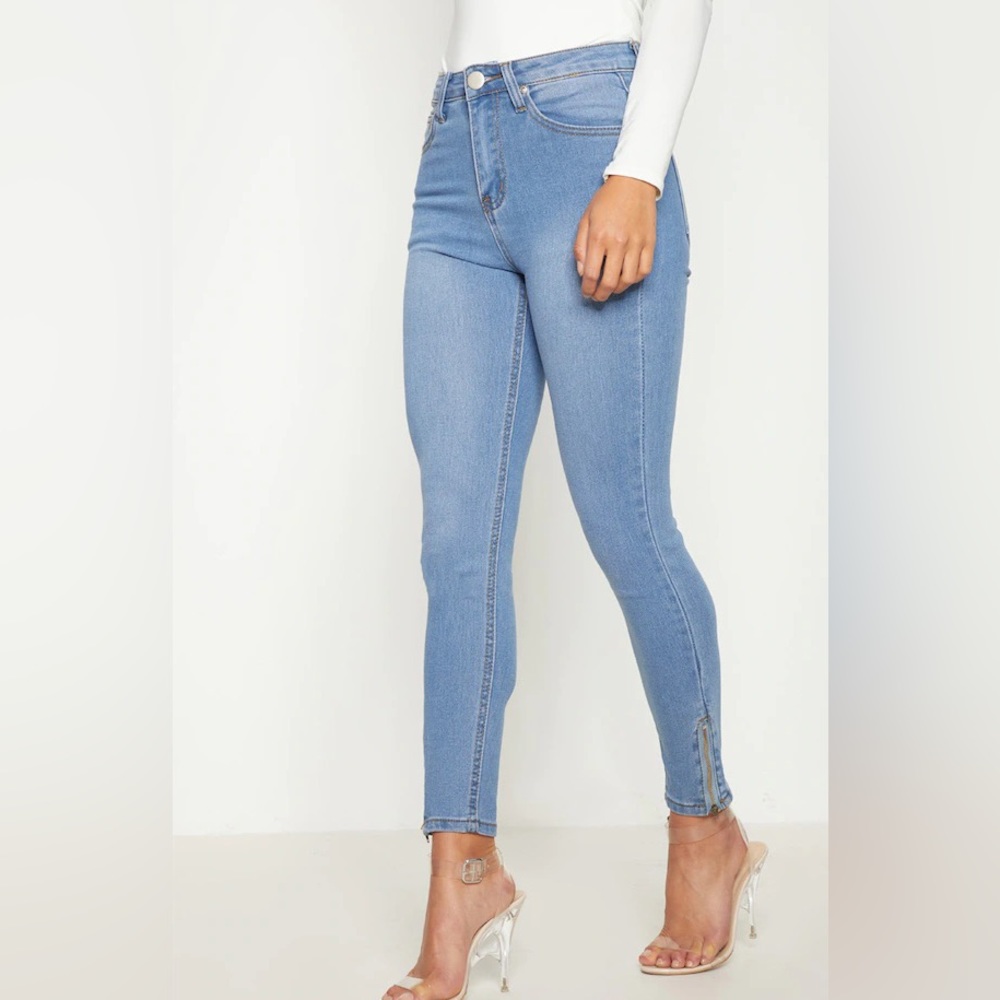 PrettyLittleThing Light Wash Ankle Grazer Skinny Jeans (Size: 10, Fits like 8)